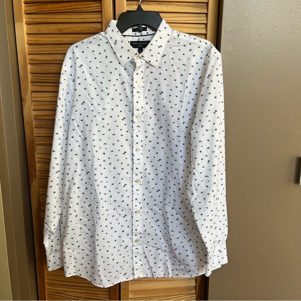 Banana Republic Outlet Slim Fit Men's White Floral Button Down Long Sleeve L
